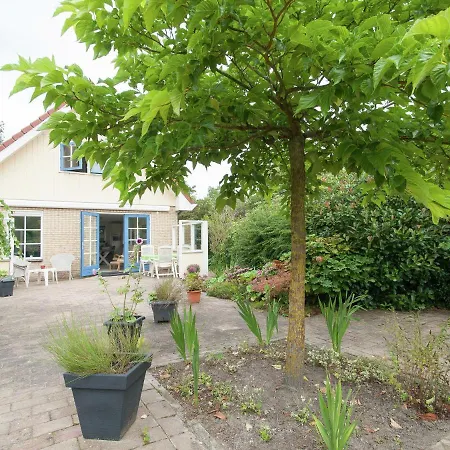 In With Fenced Hotel 3*